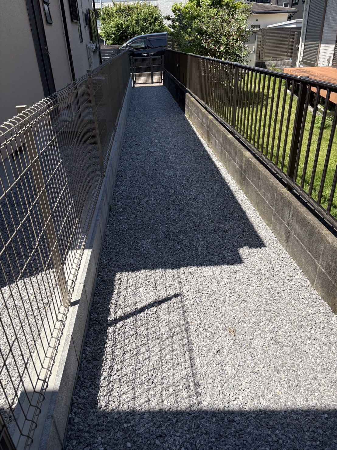 海老名市新築外構 宅配ボックス 庭 コンクリート 平板 目隠しフェンス1