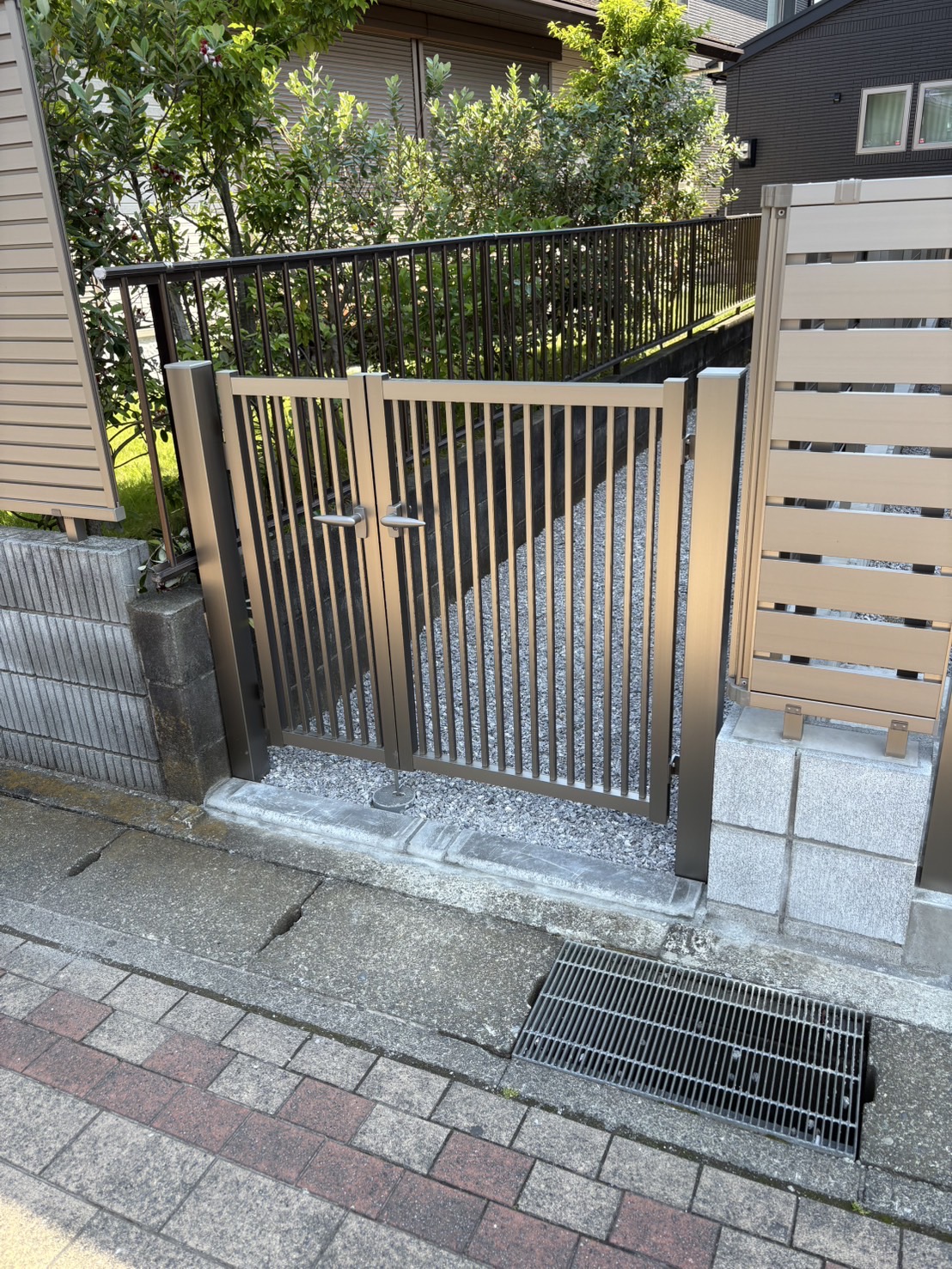 海老名市新築外構 宅配ボックス 庭 コンクリート 平板 目隠しフェンス