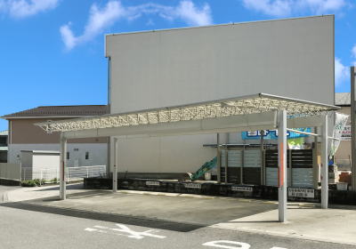 神奈川県厚木市　外構工事　庭工事　リフォーム工事専門店　実績多数　2022.2　事務所打ち合わせスペース　駐車場