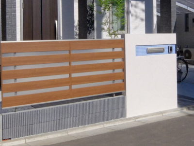 形材アルミフェンス木調施工例