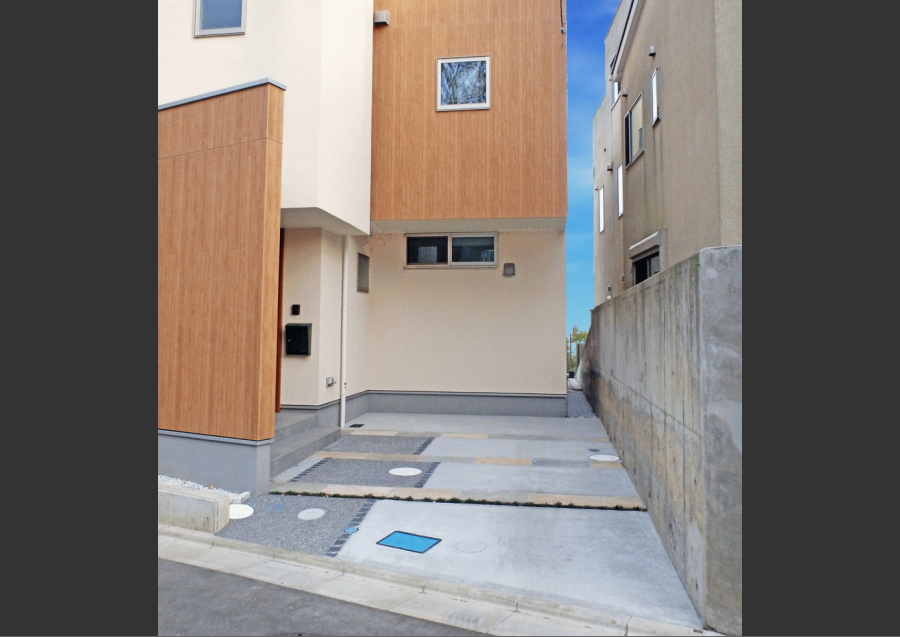 神奈川県厚木市　外構工事施工例　車庫　アプローチ　おしゃれ　洗い出し施工例　自然石平板1