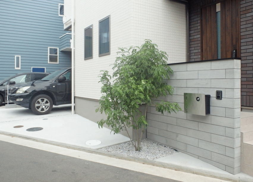 神奈川県茅ケ崎市　外構工事施工例　新築外構　　コンクリート打ち放し　タイル　