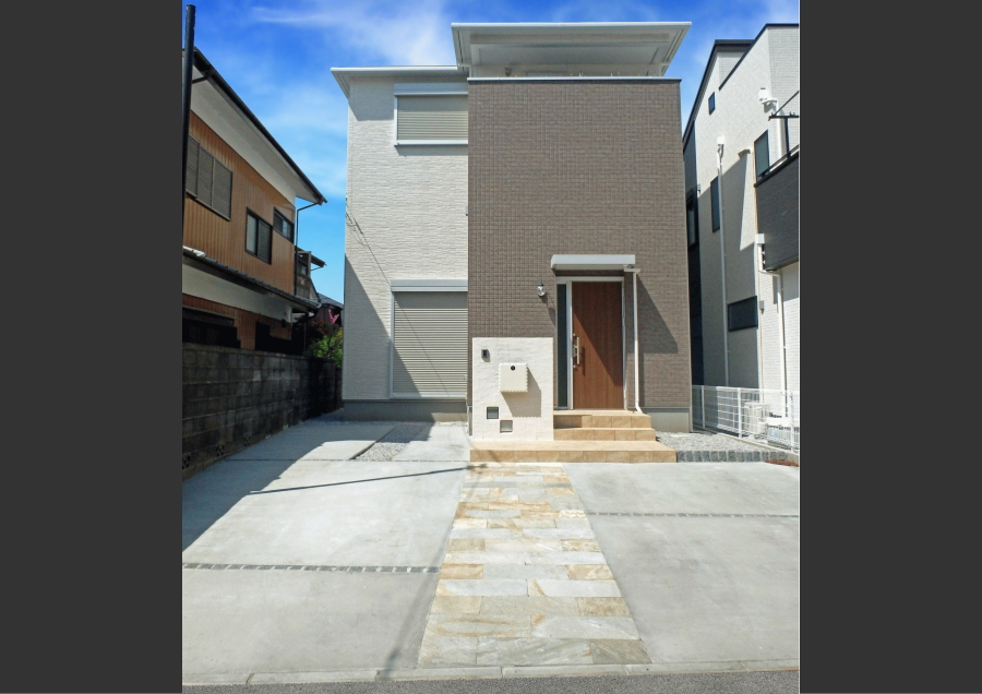 神奈川県厚木市　新築外構工事施工例　ガラスブロック　自然石アプロ―チ　自然石平板　2