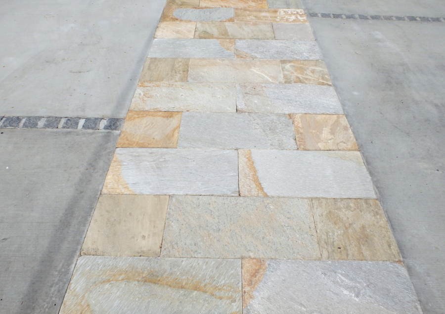 神奈川県厚木市　新築外構工事施工例　ガラスブロック　自然石アプロ―チ　自然石平板　4
