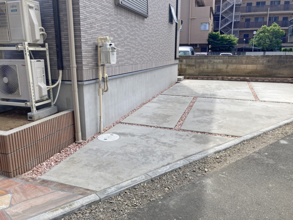 神奈川県　厚木市　車庫　土間コンクリート