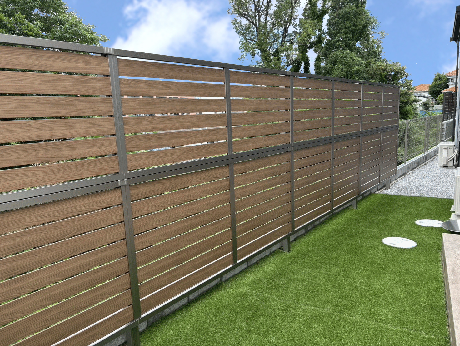 神奈川県座間市　新築外構工事　ガーデンテラス施工例　目隠しフェンス施工例　人工芝　宅配ボックス12345678