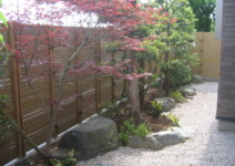 純和風の庭 庭工事施工例 神奈川県 人工芝施工例 人工木デッキ施工例 テラスタイル施工例1