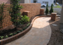 *レンガ>>ボーラルレンガ(SBIC) 庭工事施工例 神奈川県 人工芝施工例 人工木デッキ施工例 テラスタイル施工例1