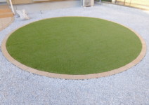 *人工芝>>リアルグラス人工芝(Onlyone) 庭工事施工例 神奈川県 人工芝施工例 人工木デッキ施工例 テラスタイル施工例1