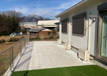 人工芝>>ジオターフⅡ(Onlyone)
インターロッキング>>ソルベ 遮熱性タイプ(SBIC) 庭工事施工例 神奈川県 人工芝施工例 インターロッキング施工例