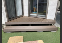*人工木デッキ>>樹ら楽ステージ(LIXIL) 庭工事施工例 神奈川県 人工芝施工例 人工木デッキ施工例 テラスタイル施工例1