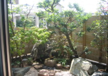 純和風の庭 庭工事施工例 神奈川県 人工芝施工例 人工木デッキ施工例 テラスタイル施工例1