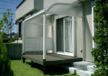 人工木デッキ+テラス屋根 庭工事施工例 神奈川県 人工芝施工例 人工木デッキ施工例 テラスタイル施工例1