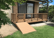 *人工木デッキ>>お木に入りⅡ(三協HK) 庭工事施工例 神奈川県 人工芝施工例 人工木デッキ施工例 テラスタイル施工例1