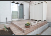 *タイル>>ソラレス(名古屋モザイク) 庭工事施工例 神奈川県 人工芝施工例 人工木デッキ施工例 テラスタイル施工例1