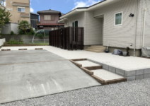 *インターロッキング>>ソルベ(SBIC)*レンガ>>ロイヤルパインブリック、ペイバー(SBIC) 庭施工例 M様邸