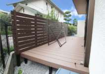 人工木デッキ>>かなで(三協HK) 庭工事施工例 神奈川県 人工芝施工例 人工木デッキ施工例 テラスタイル施工例1